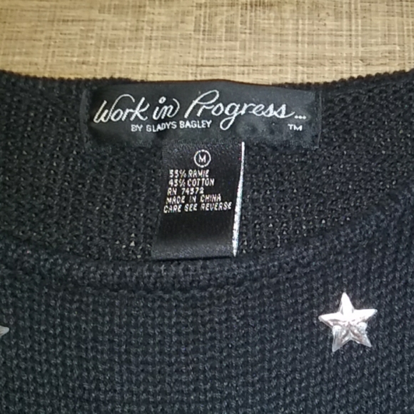 Christmas Sweater - Picture 3 of 6